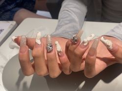 -丽心自助美甲美睫