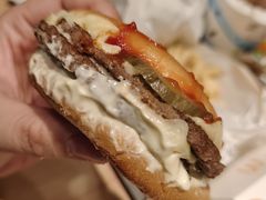 浓浓高达芝士双层吉士堡-麦当劳(保定裕华路店)