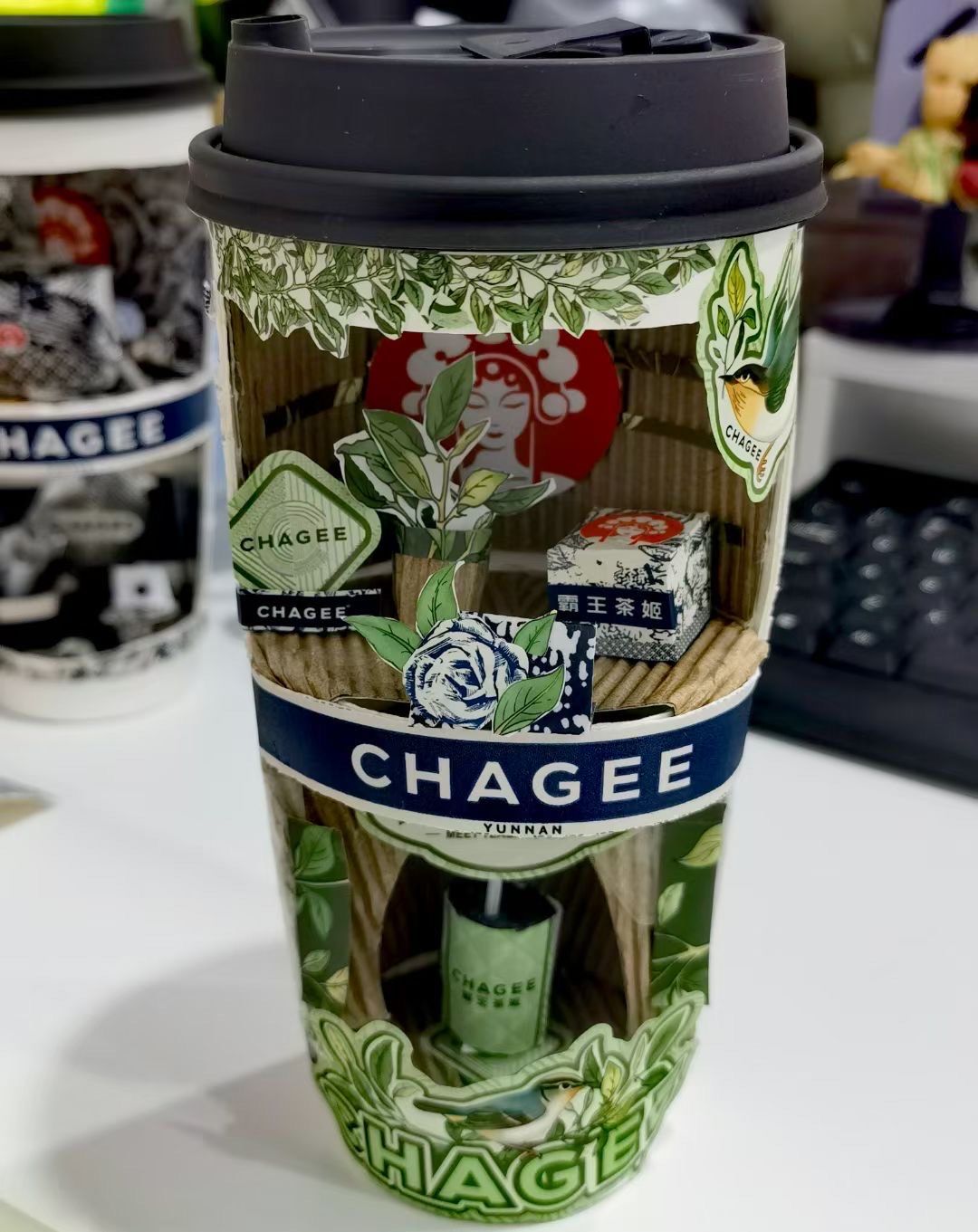 用霸王茶姬的奶茶杯子做个小手工#今天你喝奶茶了吗