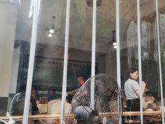 -茅屋大酒店