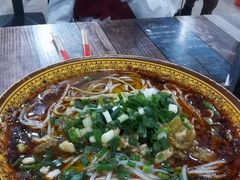 -胥佳烧鸡公牛肉面馆