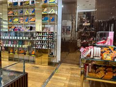 -VENCHI 闻绮(上海佛罗伦萨小镇店)