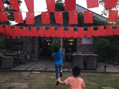 -田园东方蜜桃村的田野营地
