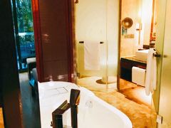 -三亚湾海居铂尔曼度假酒店