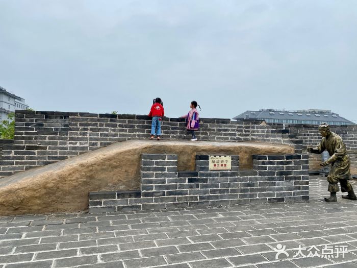 开封城墙景区图片