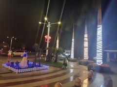 -亚龙湾亚泰商业街