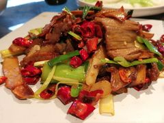 杏鲍菇炒牛肉-云海肴·汽锅鸡·云南菜(天山百盛优客店)