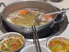 -四点金粥底火锅(沂州里店)