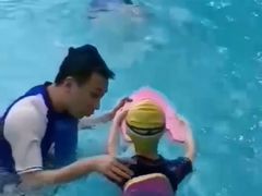 -Swim斯卫姆国际儿童游泳中心(红博中央公园店)
