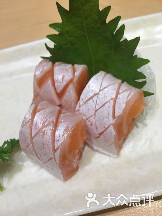 三文鱼鱼腩刺身