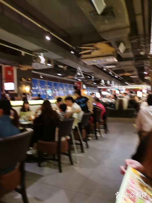 大头虾越式风味餐厅(光明广场店)大堂图片