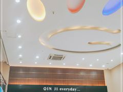 -覃记海鲜美食餐厅