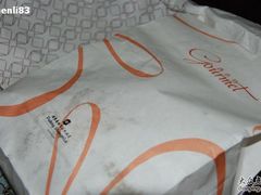 里面还套了个纸袋-西点坊(浦东香格里拉店)