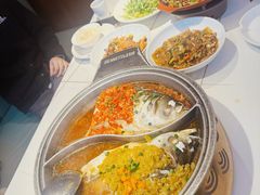 -阿瓦山寨·湘菜现炒·剁椒鱼头王(咸阳总店)