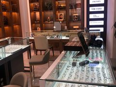 -回瑞眼镜·蔡司·依视路官方授权店(广益路万达店)