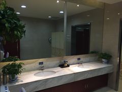 -金逸影城(武汉人信汇IMAX店)