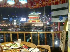 看钟楼，吃美食！-楼兰古丽新疆菜(钟楼景观店)