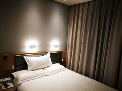 -华驿酒店(北京五棵松301医院店)