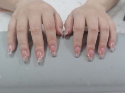 -尤米一站式美甲美睫