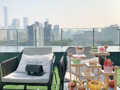 -The ROOF (通盈中心店)