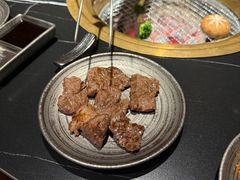 -山川小町·极番烧肉(新地假日广场店)