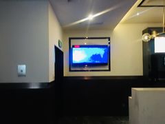 -英皇UA电影城(虹桥天地店)