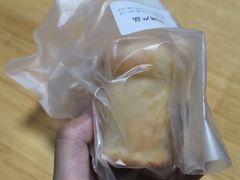 咸蛋黄松松蘑菇-华荣西饼(列东店)