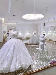 -喜爱高定婚纱摄影