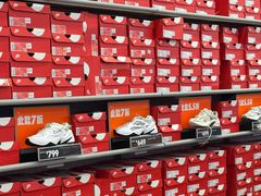 -NIKE上海青浦换季优惠店