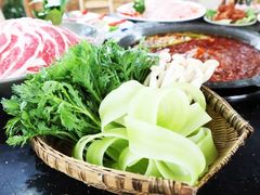 -茅草房·河畔园林火锅