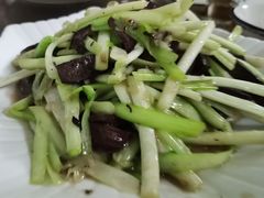 -黄记四更烤乳猪店