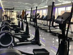 器械区-奥斯风暴健身俱乐部(博汇店)