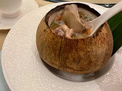 原只椰子炖乳鸽-正佳广场万豪酒店-粤菜餐厅·点心·海鲜·聚餐