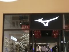 -王府井奥莱临潼小镇(临潼店)