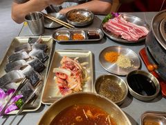 -围炉肉舍•炭烤活鳗•丹东海鲜烤肉(步行街店)