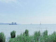 -亮河湾山庄