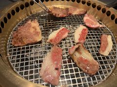 -铭牛烧肉·和牛海鲜自助(高新月牙湖店)