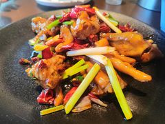 -曼听小寨海鲜烧烤·大连辣炒大王(盖州街店)