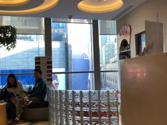 -瑞尔齿科(南京东路名人诊所)