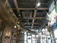 -玛格萝妮(汇智国际商业中心店)