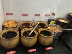 -魔都三兄弟·酸辣粉·小面炸串(虹桥万科店)