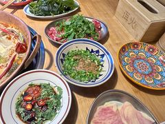 -洱火云南酸菜牛肉火锅(石景山当代商城店)