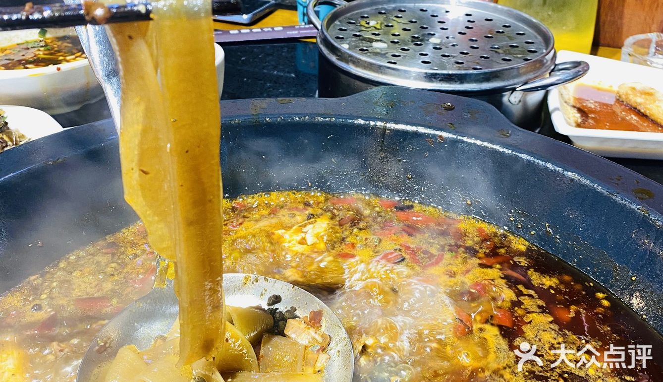 味道是相当的巴适，鱼都是鲜活点杀的，价格心知肚明