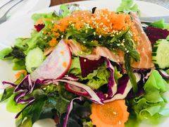 -Chom Cafe and Restaurant