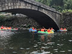 -安吉龙王山峡谷漂流