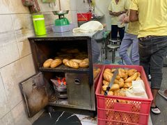 -Bánh Mì Huynh Hoa