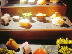 -亚洲国际大酒店·云顶阁旋转自助餐厅