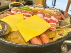 -豚妈妈汤饭·部队锅(南京东路店)