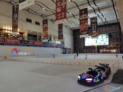 -冰纷万象滑冰场(赣州华润万象城店)