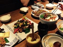 -云海肴·汽锅鸡·云南菜(天山百盛优客店)